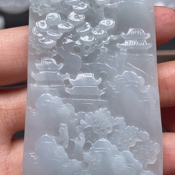 翡翠未镶嵌颈饰山水牌