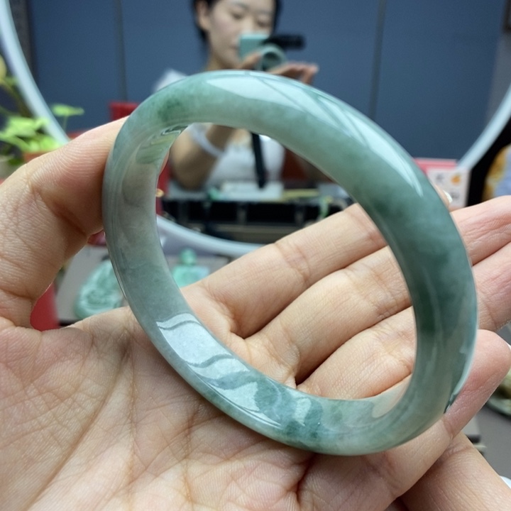 翡翠手镯未镶嵌手镯53.7