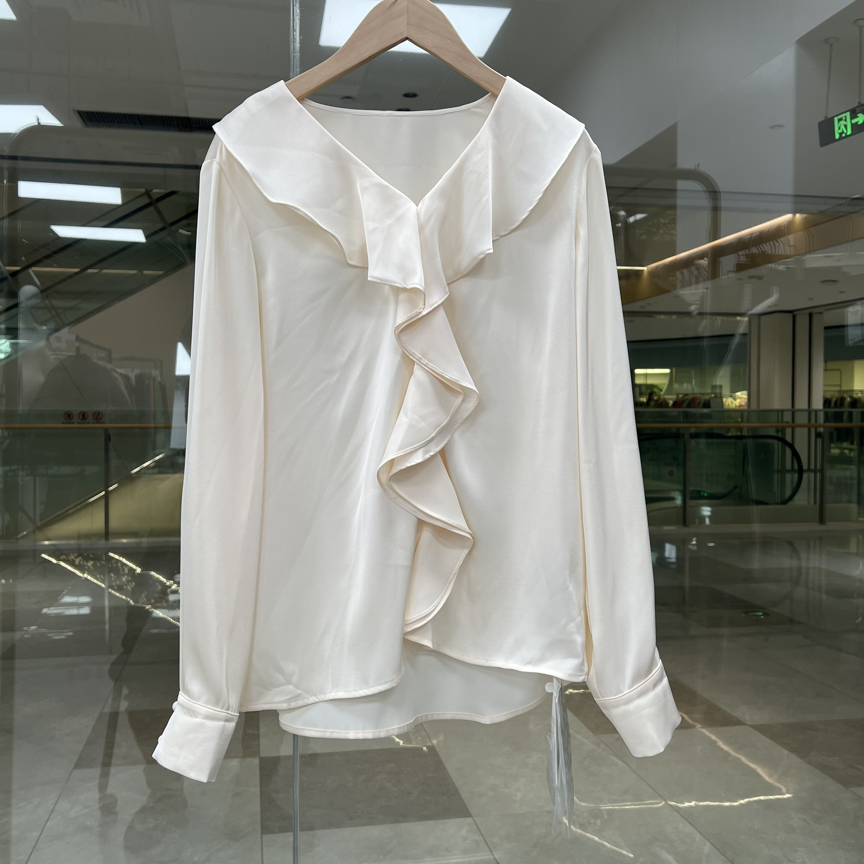 小语专属她～T云母米白衬衣12012