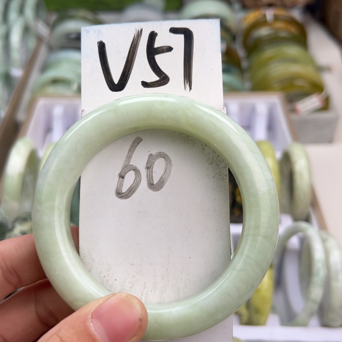 岫玉手镯未镶嵌天然岫玉