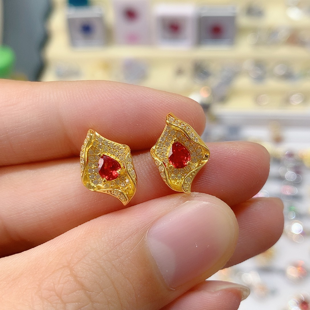 银S925镶嵌蓝宝石耳钉