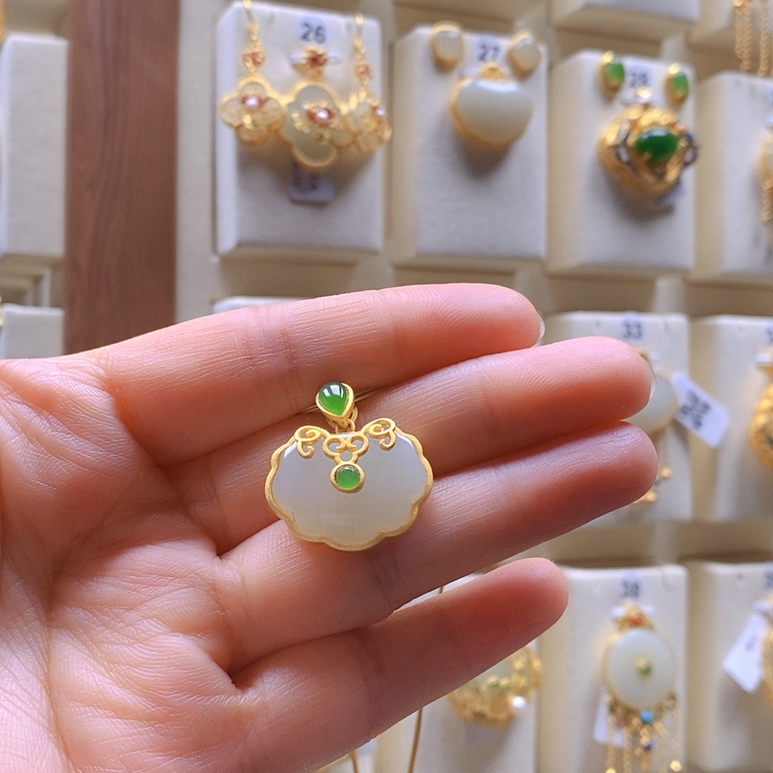 和田玉颈饰银S925镶嵌