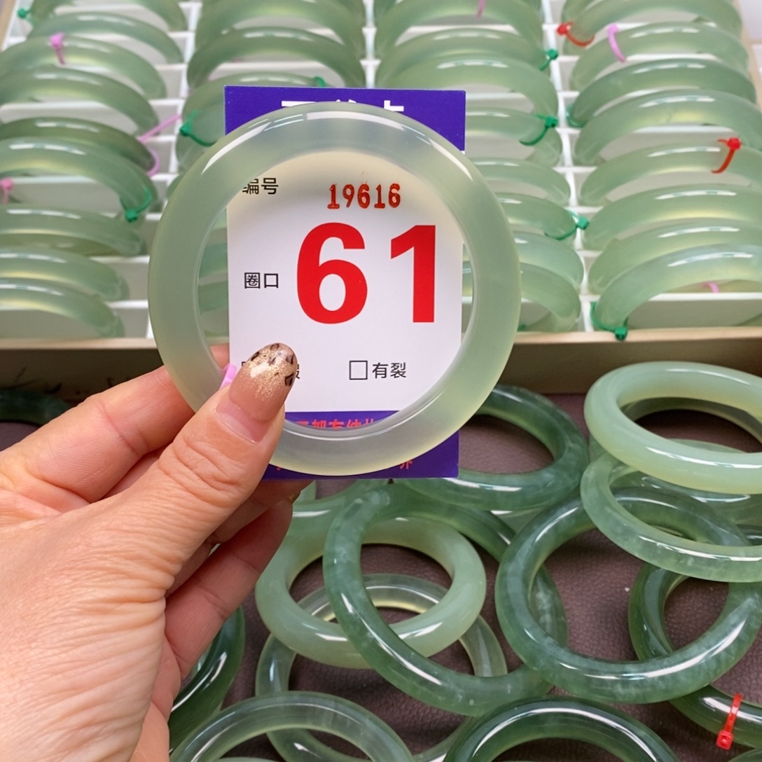 珍***我蛇纹石玉未镶嵌手镯