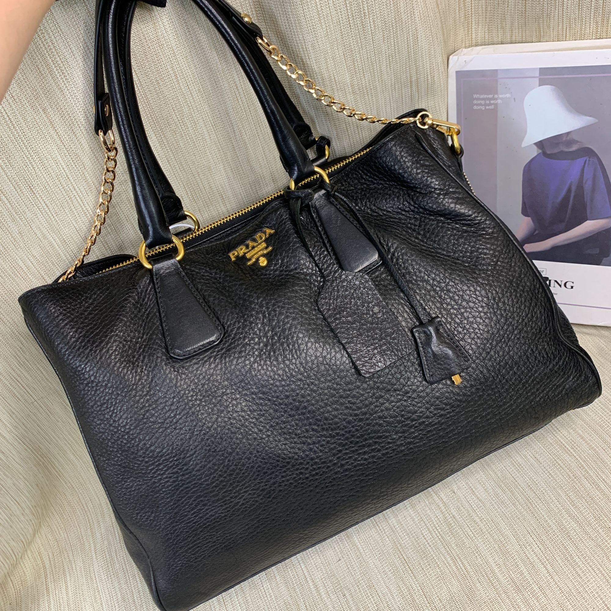 95新 Prada/普拉达 黑金手提包/EE10114031/4031