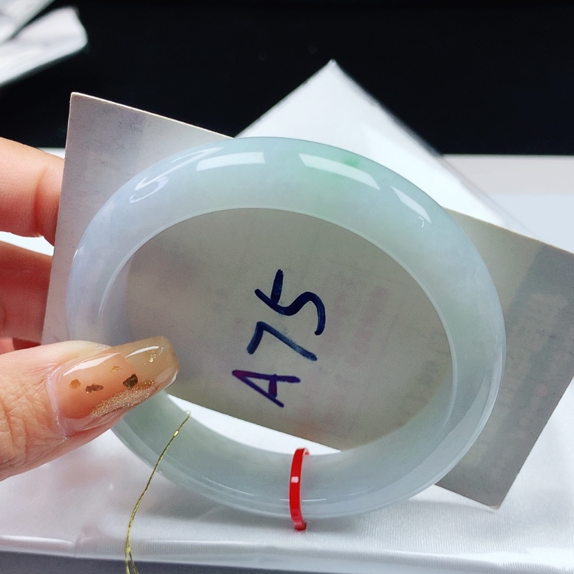 【闪购商品】翡翠手镯未镶嵌 正圈56+