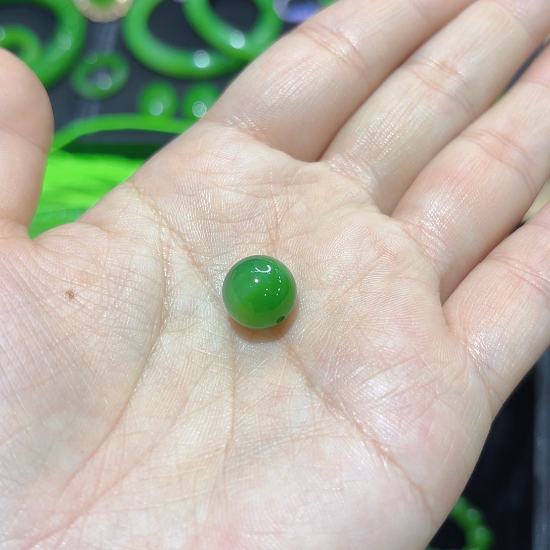 和田玉（糖玉）未镶嵌珠宝半成品小*