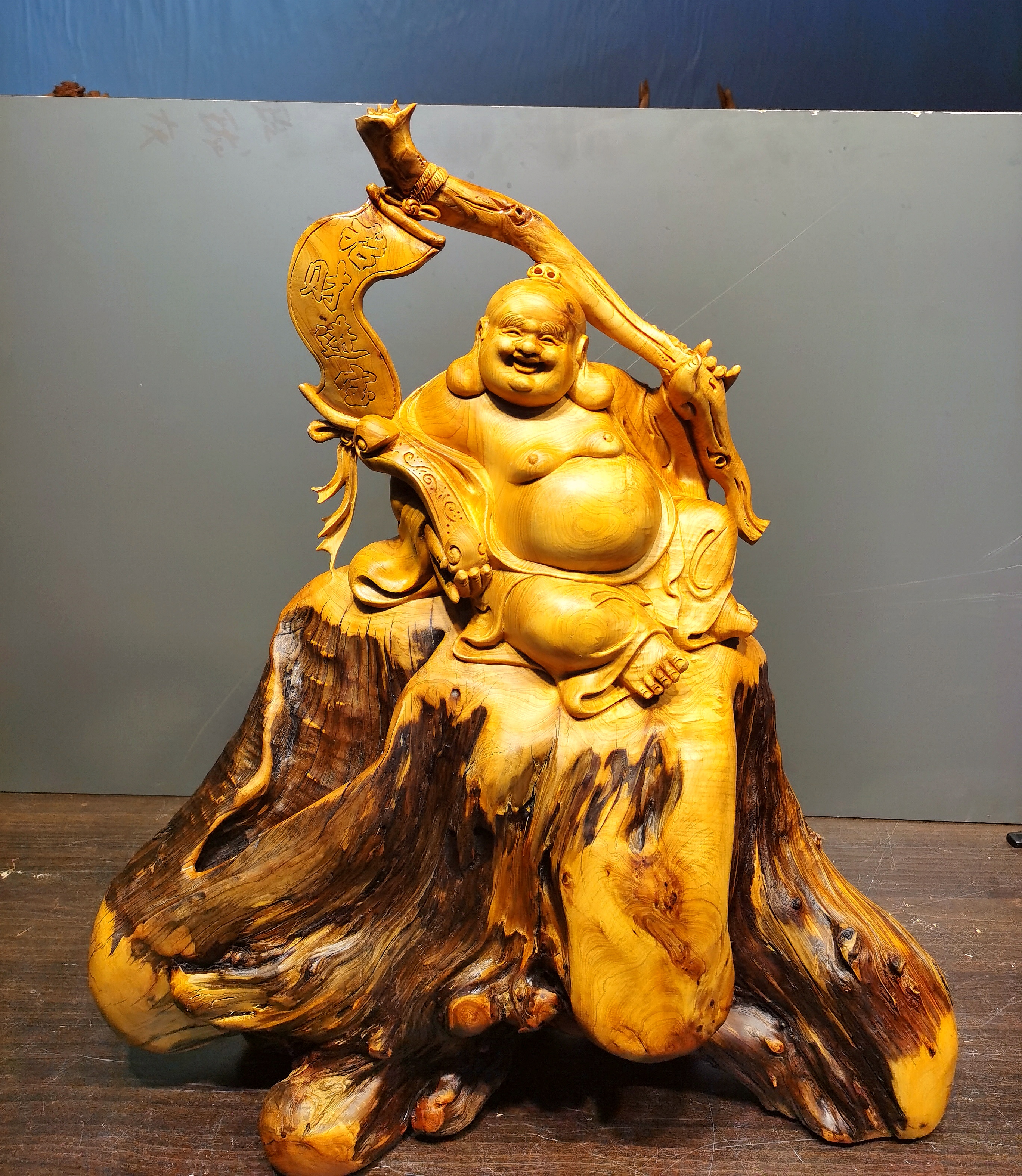 崖柏弥勒佛根雕工艺品摆件，招财进宝，开怀一笑财运自来