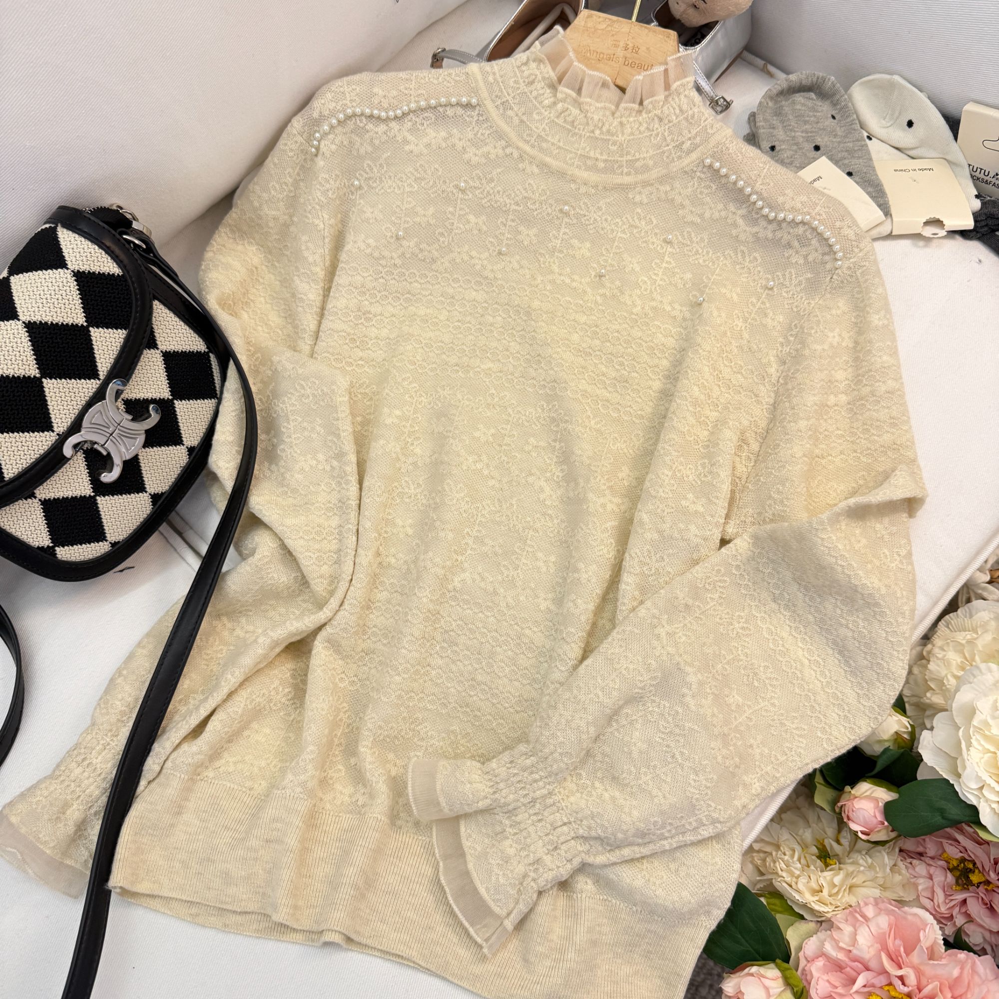 【肩前钉珠】2025春季新款蕾丝提花时尚打底木耳边半高领百搭针织衫