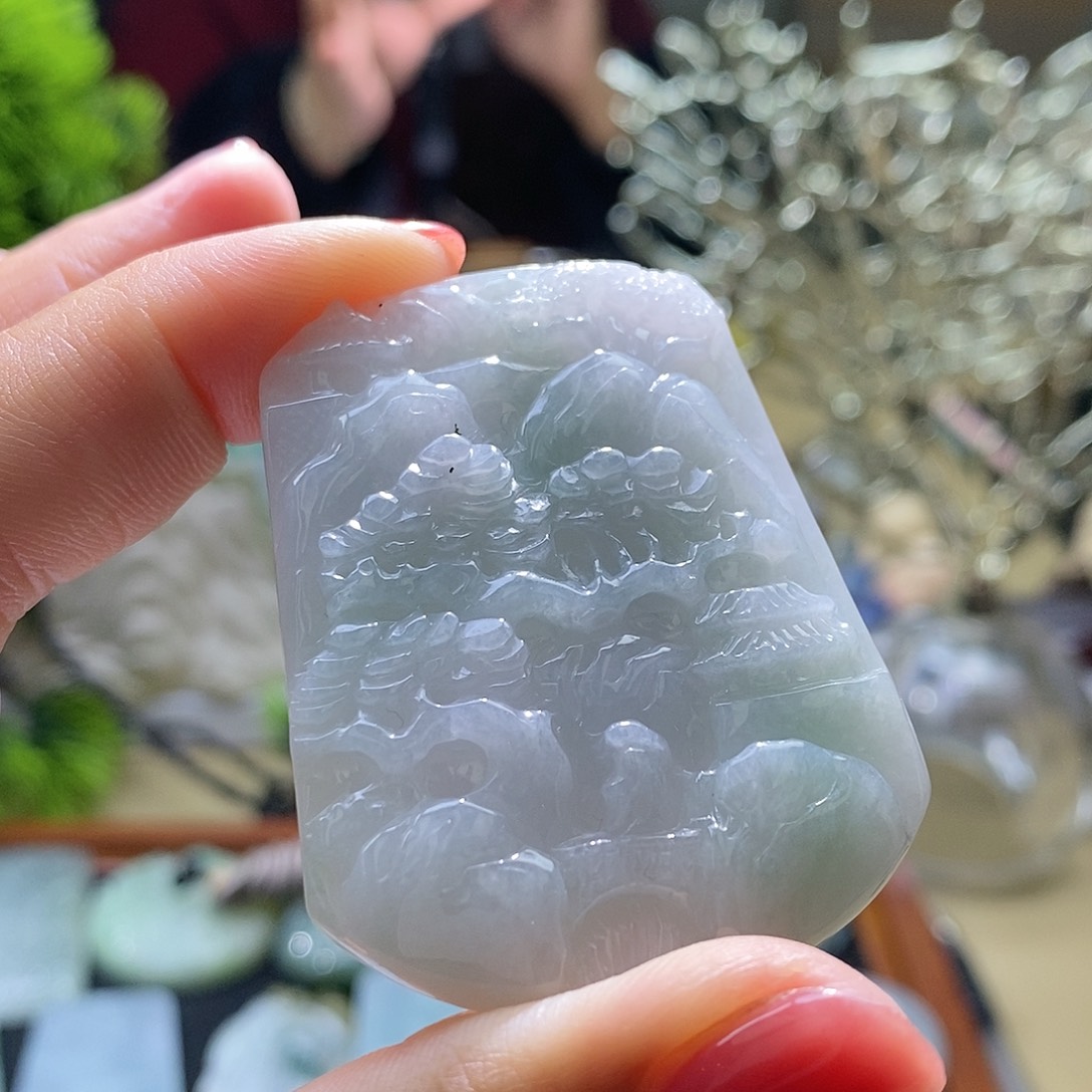 【闪购商品】翡翠颈饰未镶嵌山水