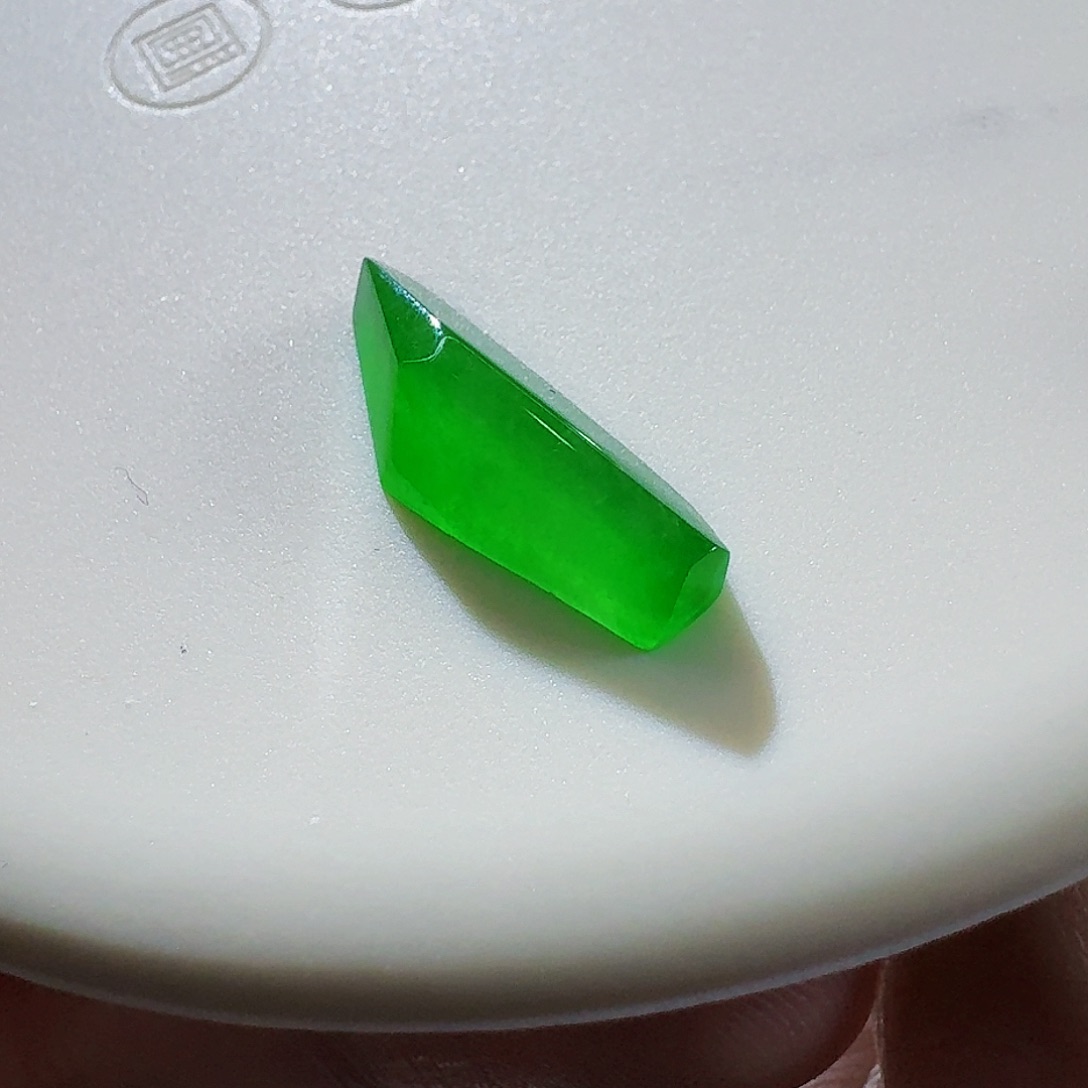 翡翠颈饰未镶嵌胡*祖随形