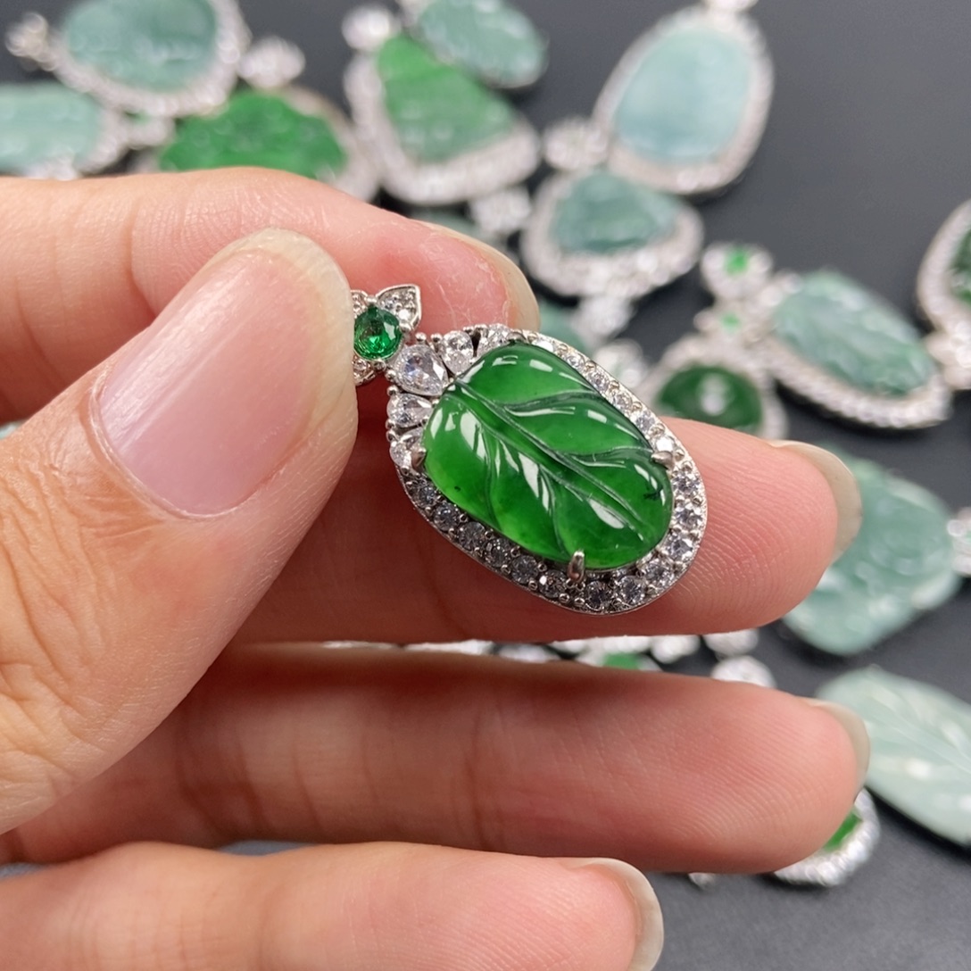 翡翠未镶嵌吊坠(不含链)