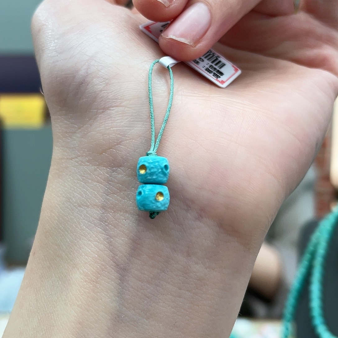 绿松石颈饰未镶嵌