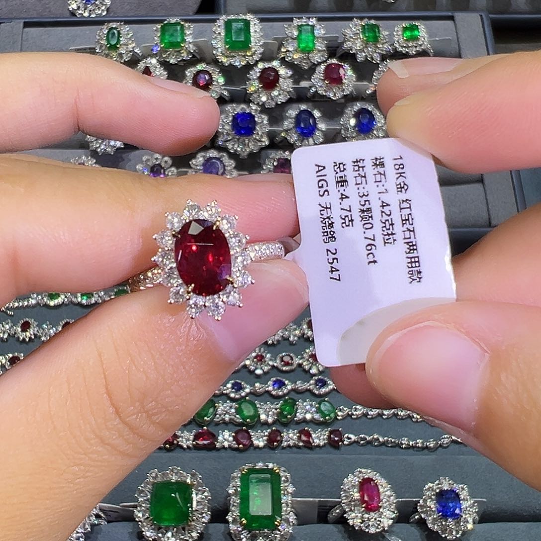 戒指18K金镶嵌红宝石