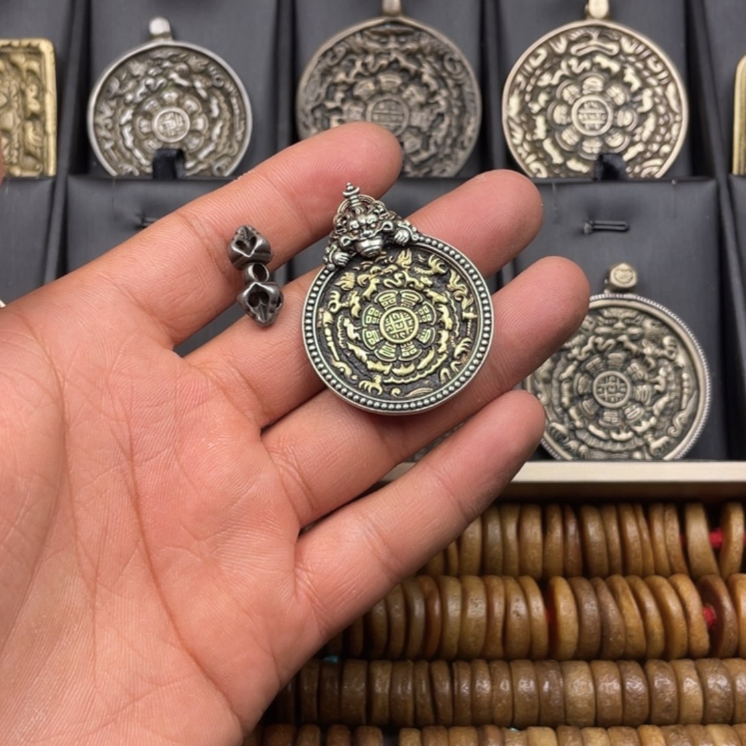 泥塑何*辉手工制作工艺