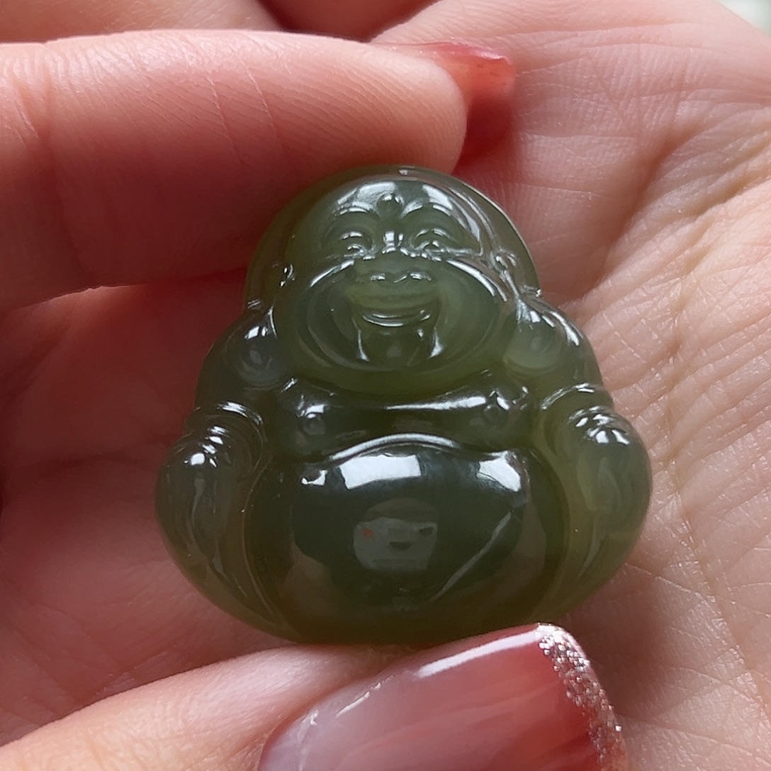 和田玉未镶嵌颈饰有纹