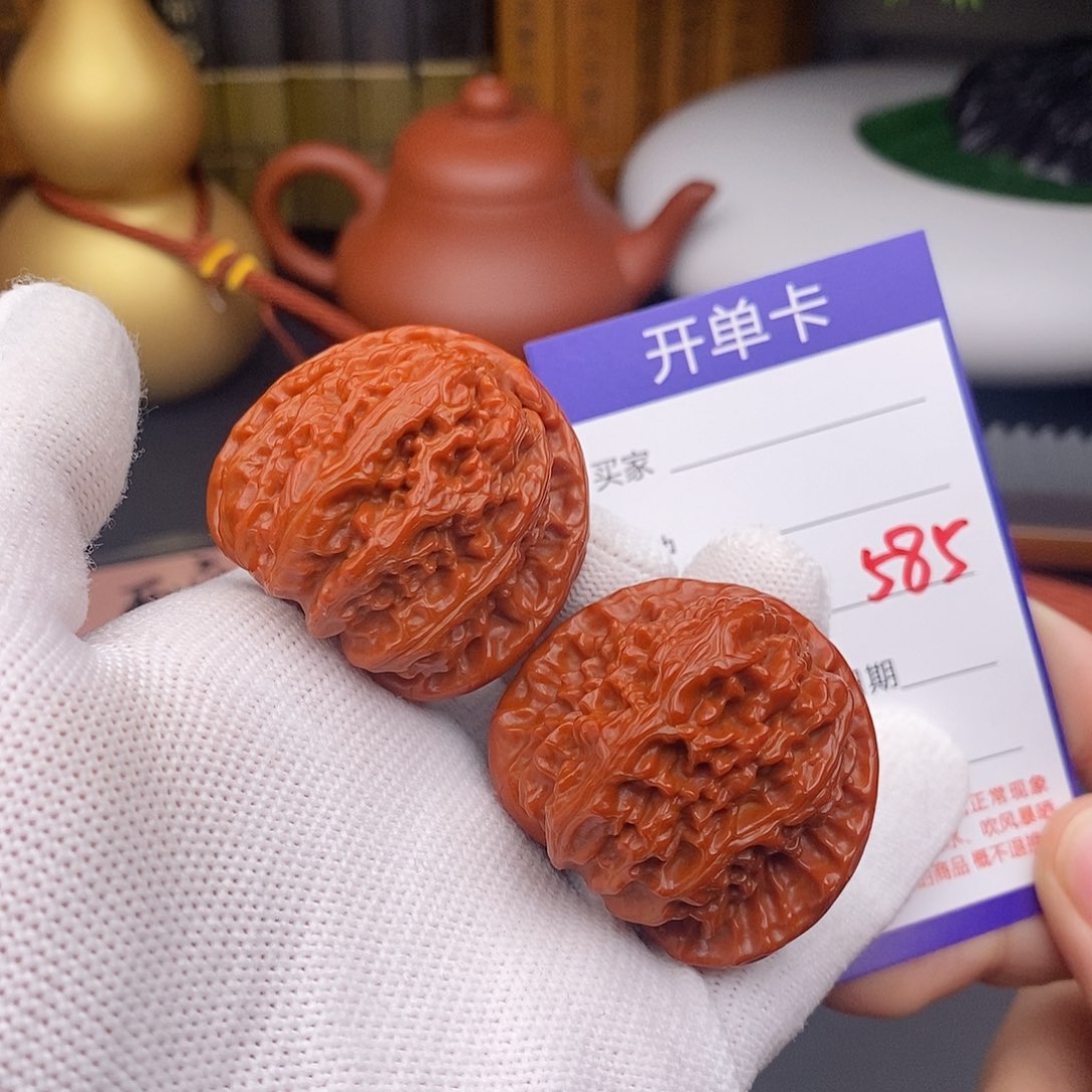 文玩核桃把件40三角白585