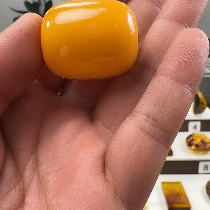 上***。琥珀颈饰未镶嵌桶珠