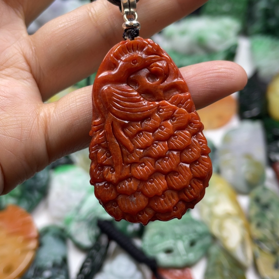 翡翠颈饰未镶嵌牌子