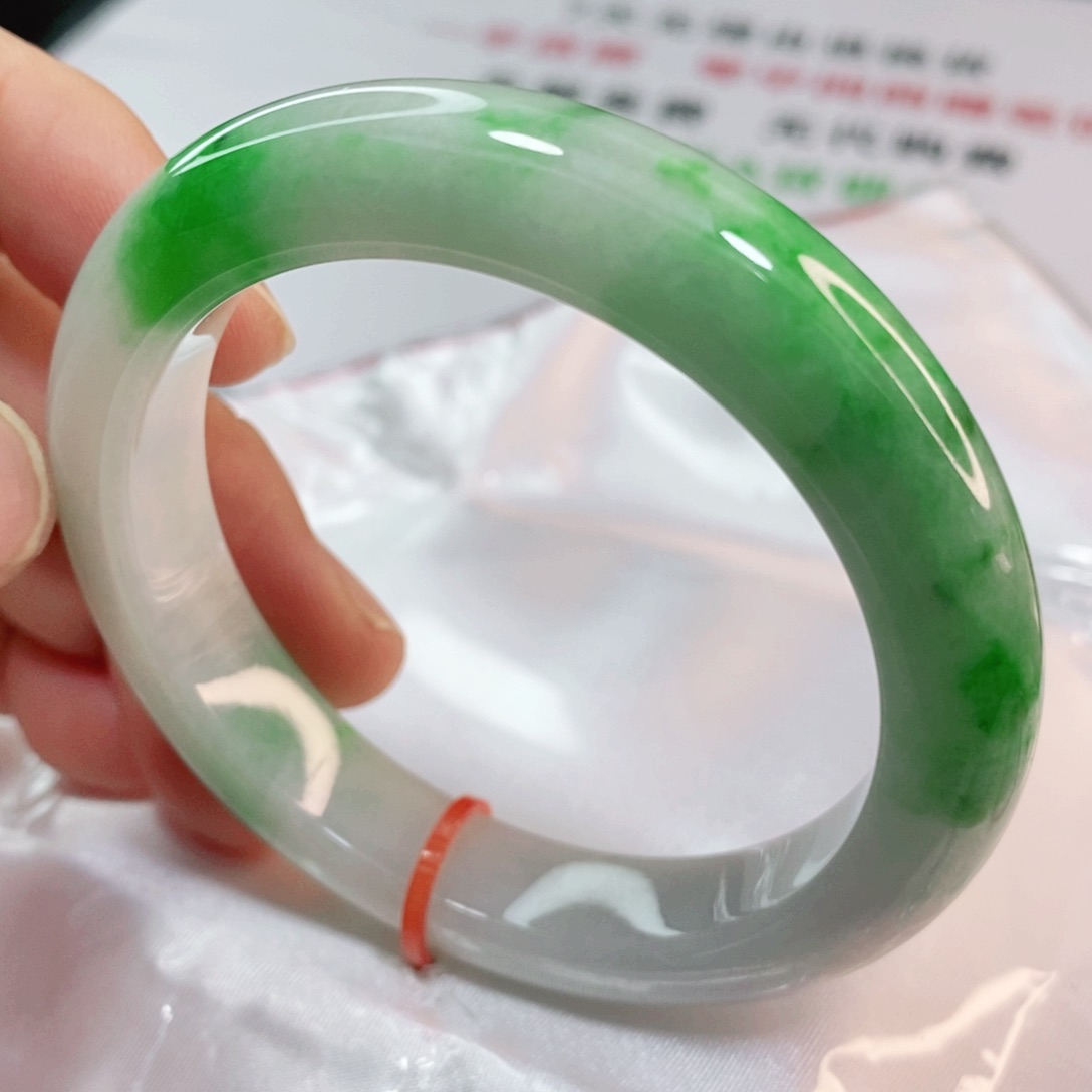 翡翠手镯未镶嵌54.7圈口