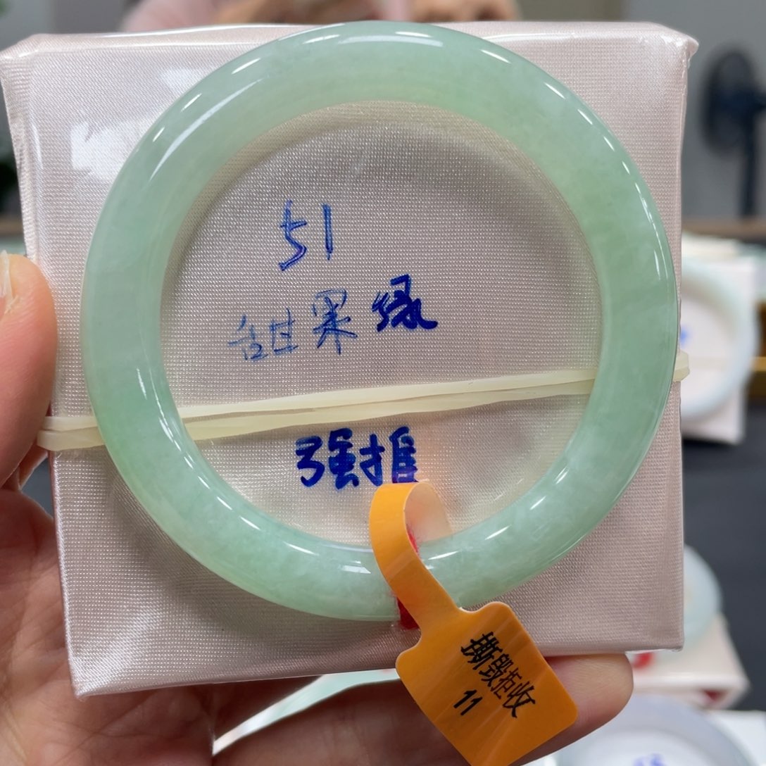 翡翠未镶嵌手镯翡翠