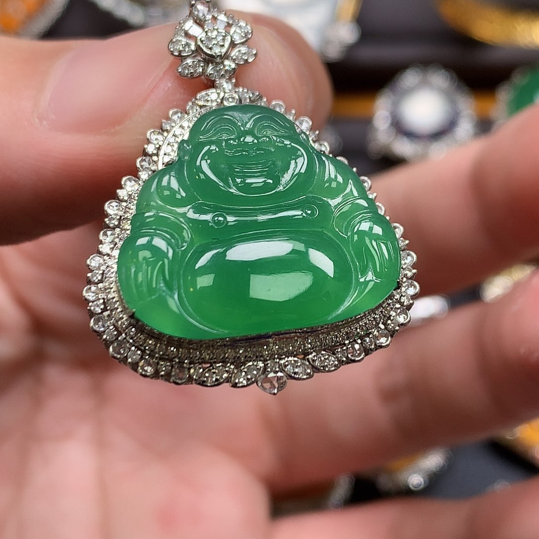 翡翠18K金镶嵌颈饰