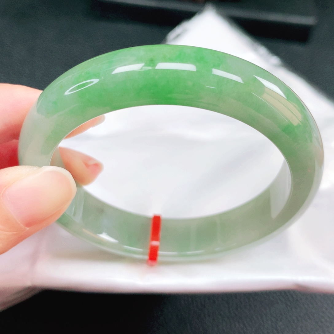 翡翠未镶嵌手镯55圈