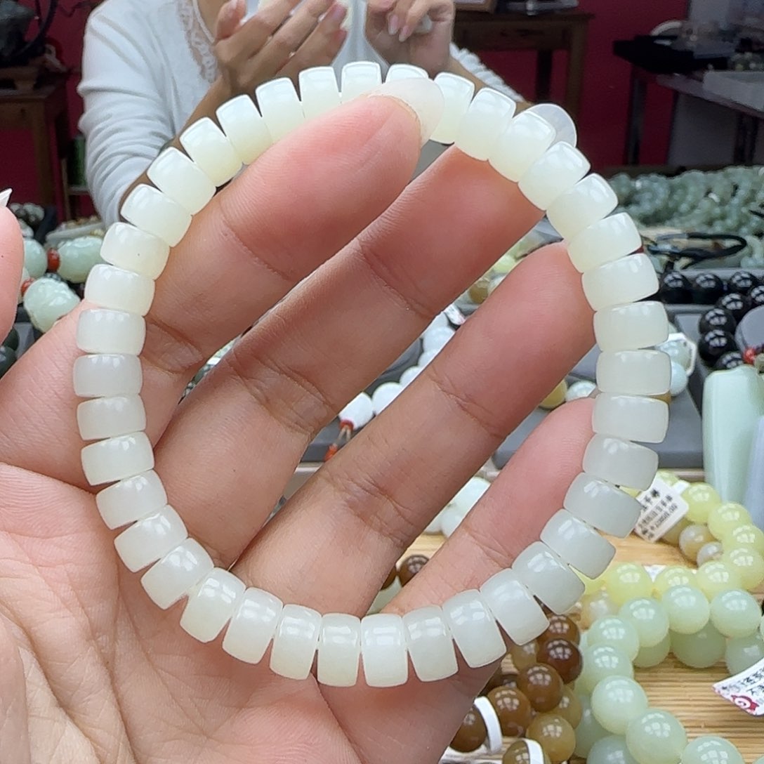 未镶嵌和田玉手链