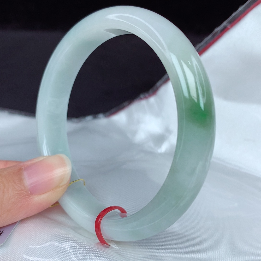 翡翠手镯未镶嵌57圈3981