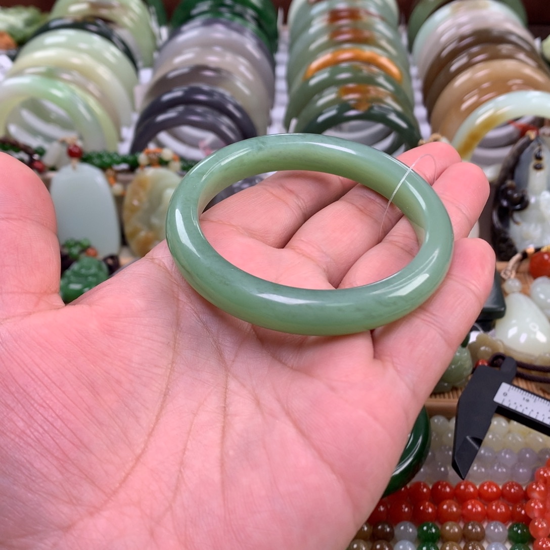 和田玉（碧玉）未镶嵌手镯55_56口径