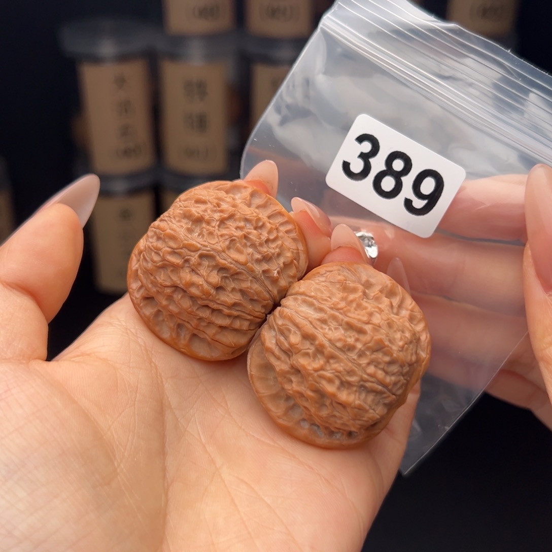 严***e吊坠文玩核桃血麒麟