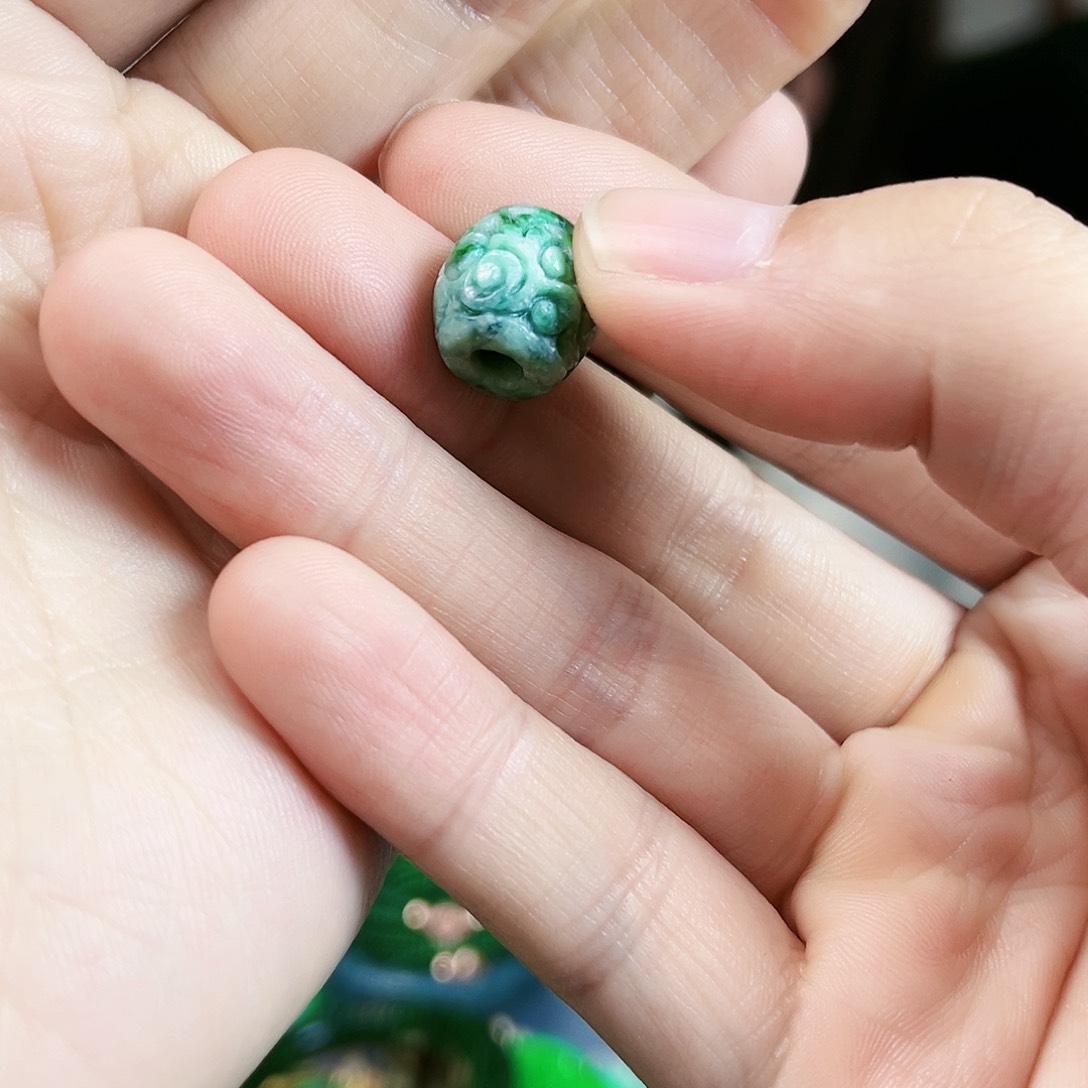 翡翠颈饰未镶嵌吊坠多样性