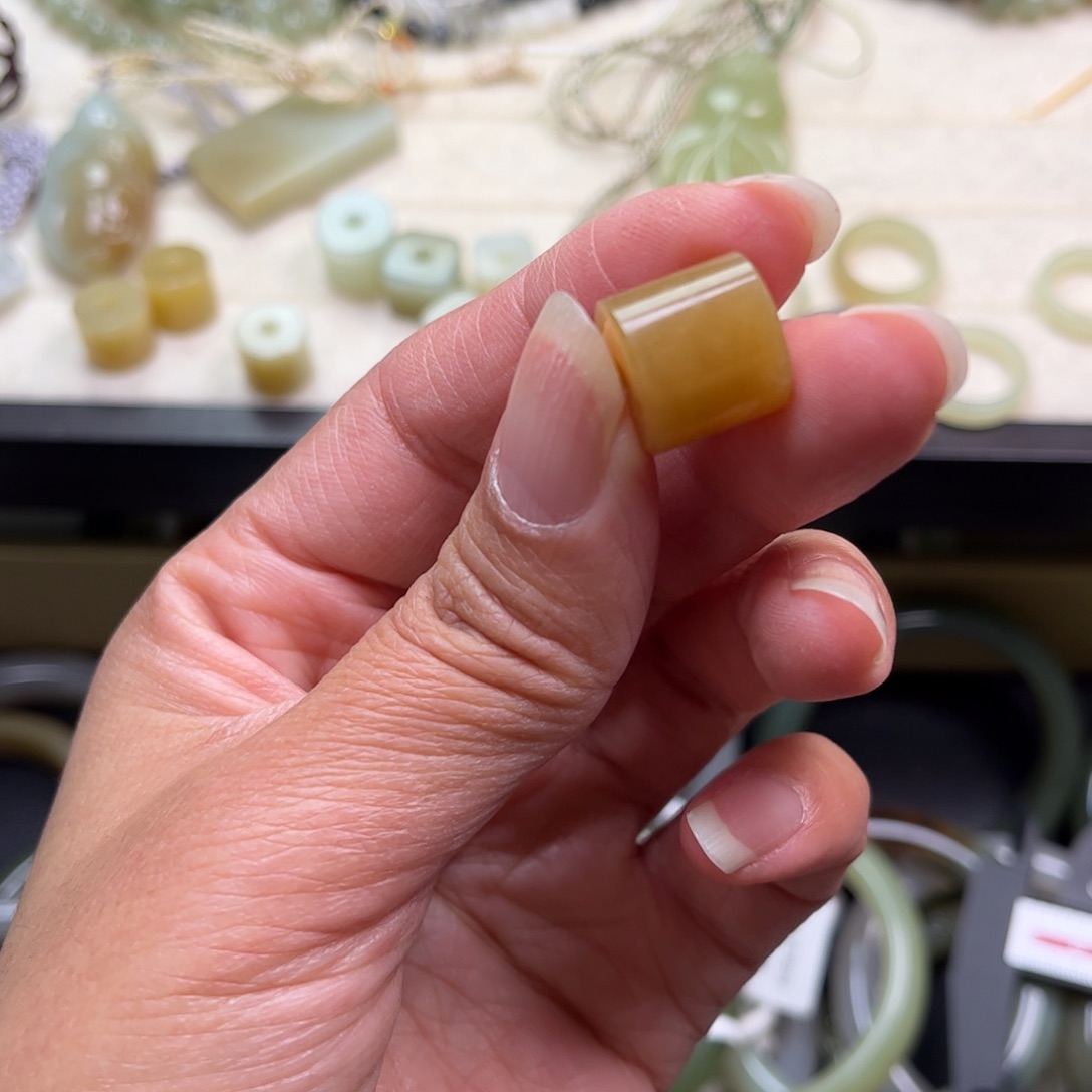 看***生和田玉（糖玉）未镶嵌吊坠(不含链)