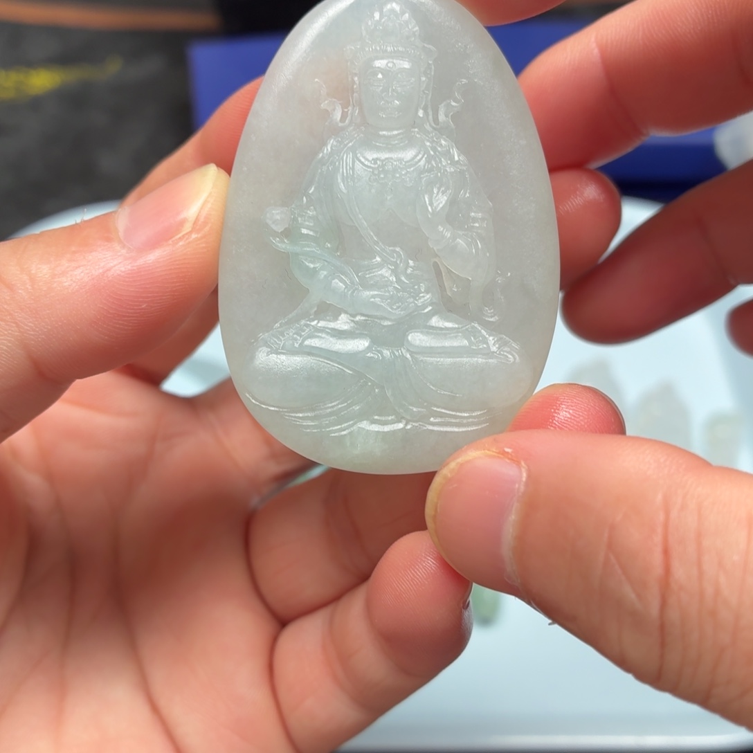 定制翡翠未镶嵌观音