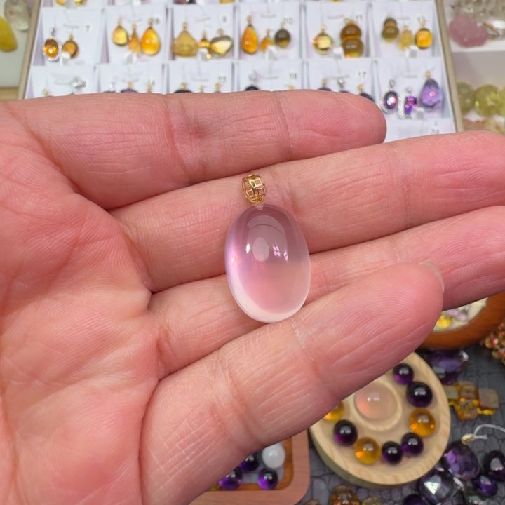 水晶颈饰18K金镶嵌问**问吊坠