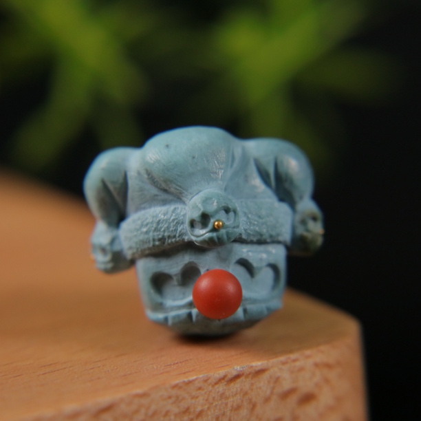 原矿绿松石雾霾蓝小丑阿呆挂坠 尺寸17.5×15×11.5mm，重3.45g