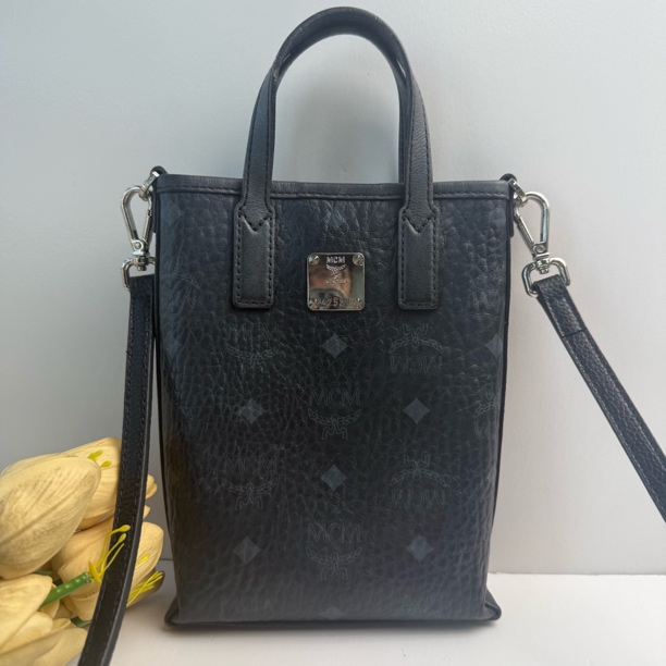 95新 MCM MCM黑色琴谱单肩包