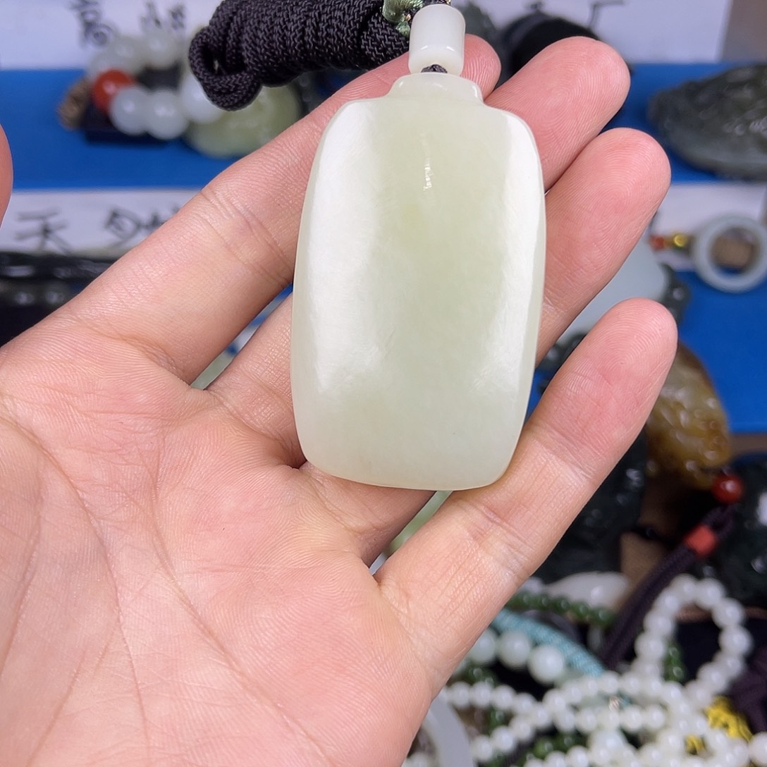 和田玉未镶嵌颈饰和田玉平安无事牌