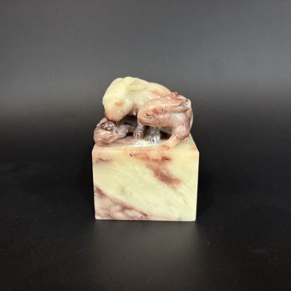 灵兔献瑞 焓红石 4.3*4.3*5.7/436