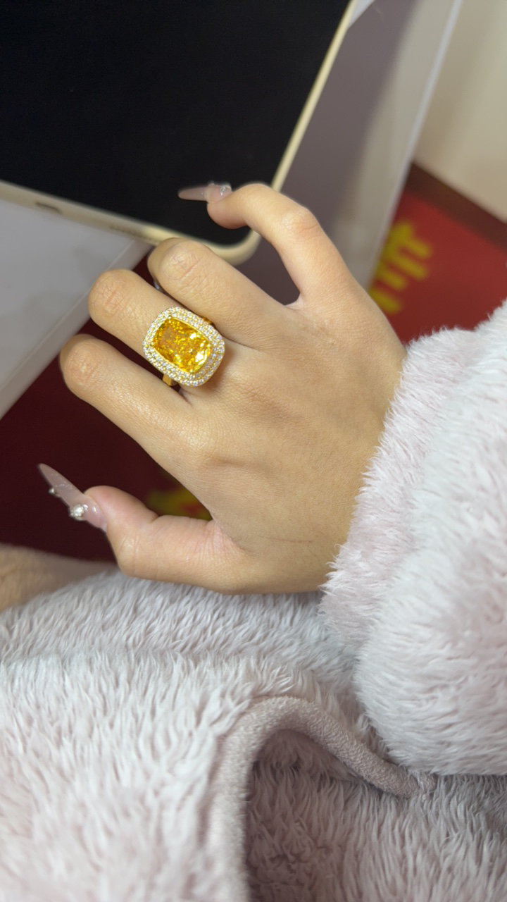 足金黄金镶嵌戒指3.68