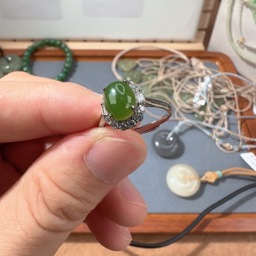 7***-和田玉未镶嵌颈饰