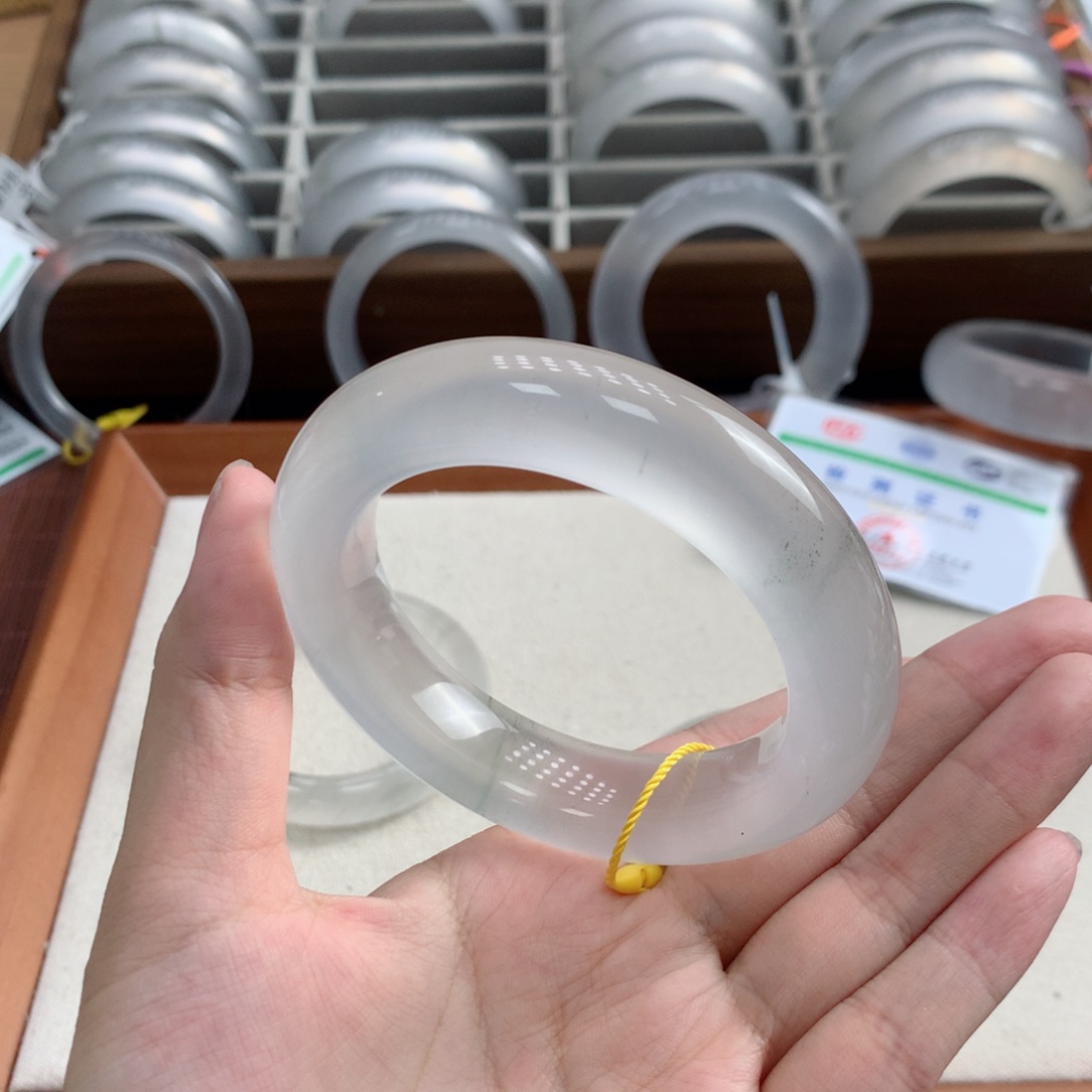 未镶嵌手镯石英质玉（金丝玉）12A55.4-14.9-11.8宽胖