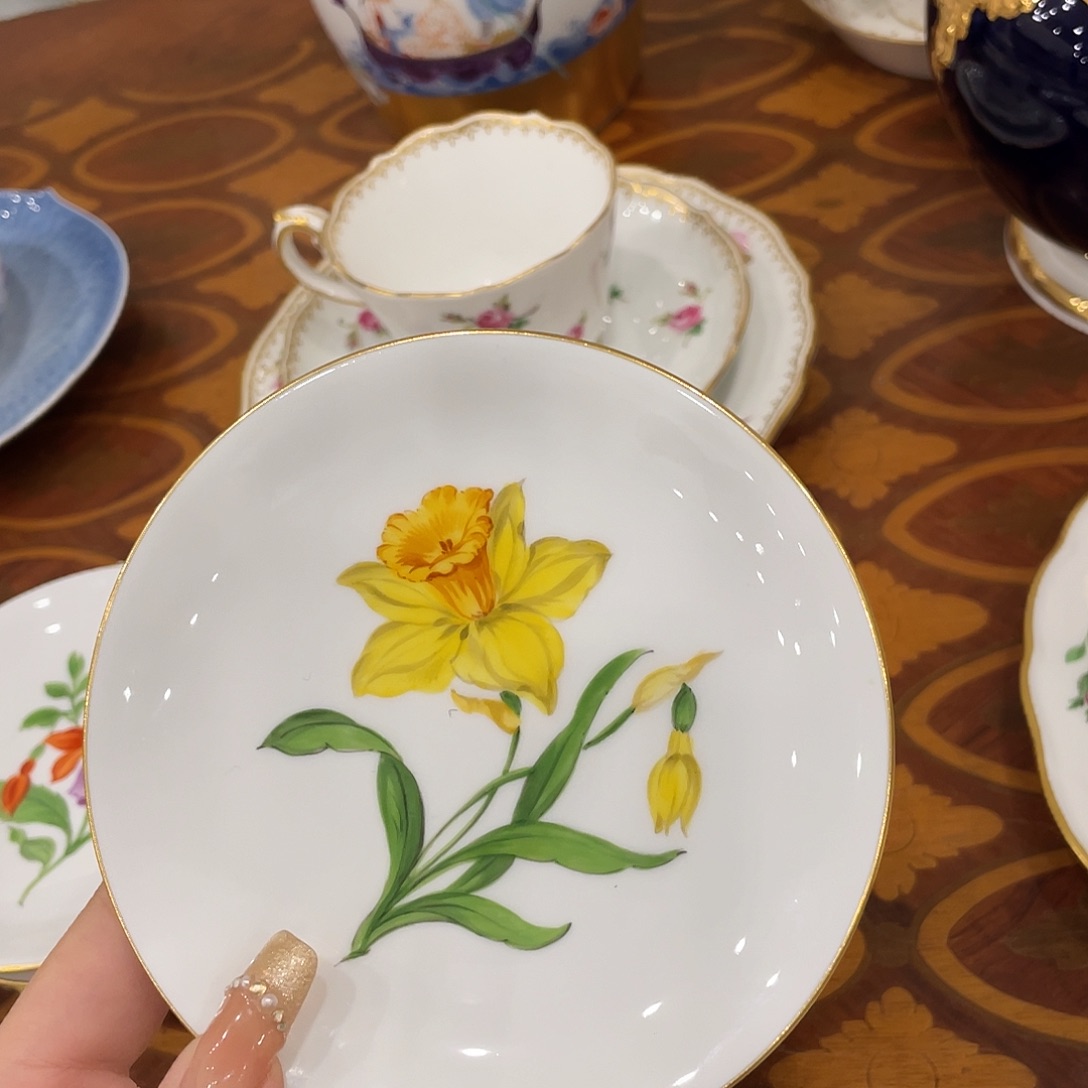 瓷片中古二等花卉赏盘