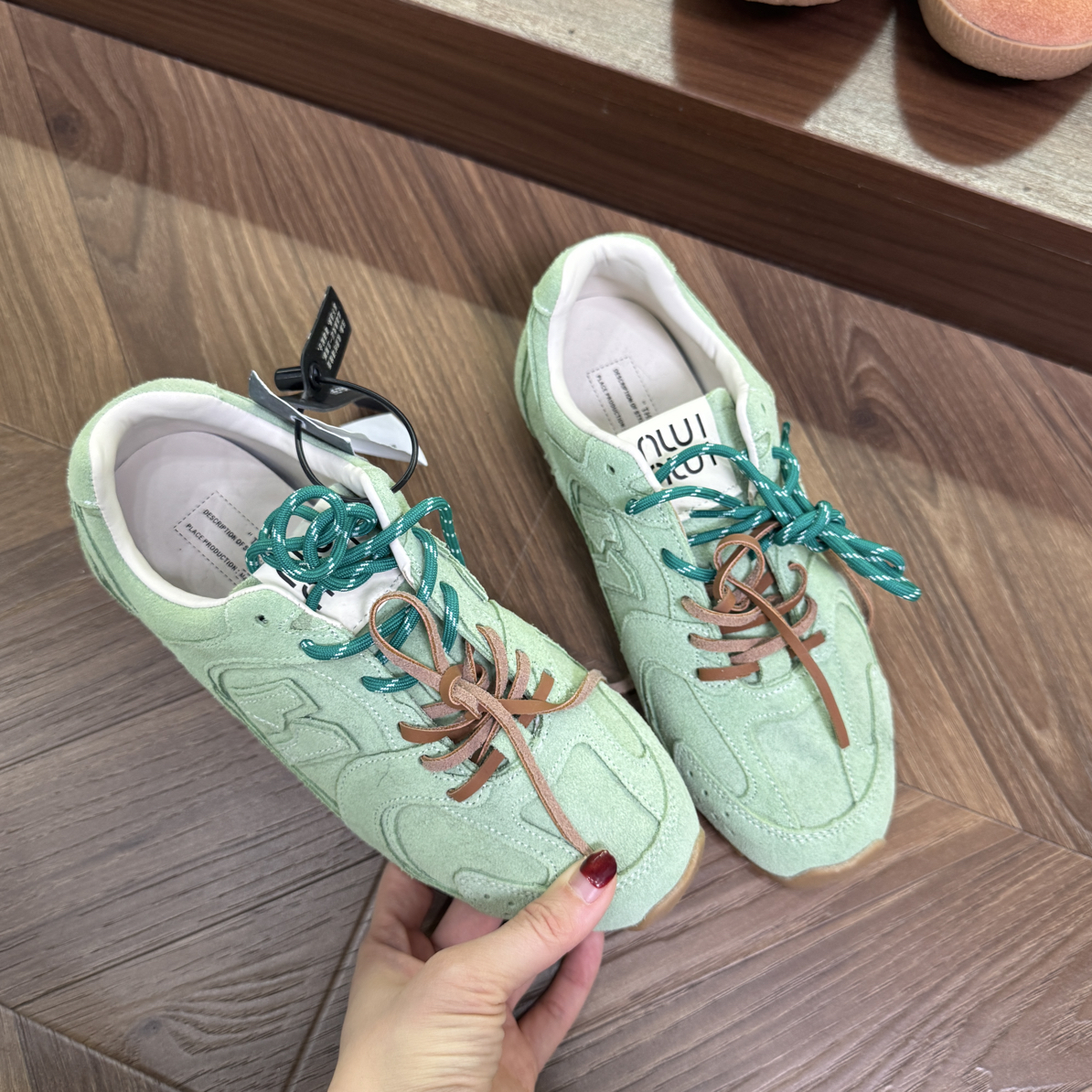 哈密瓜绿色牛皮德训 no退换特价