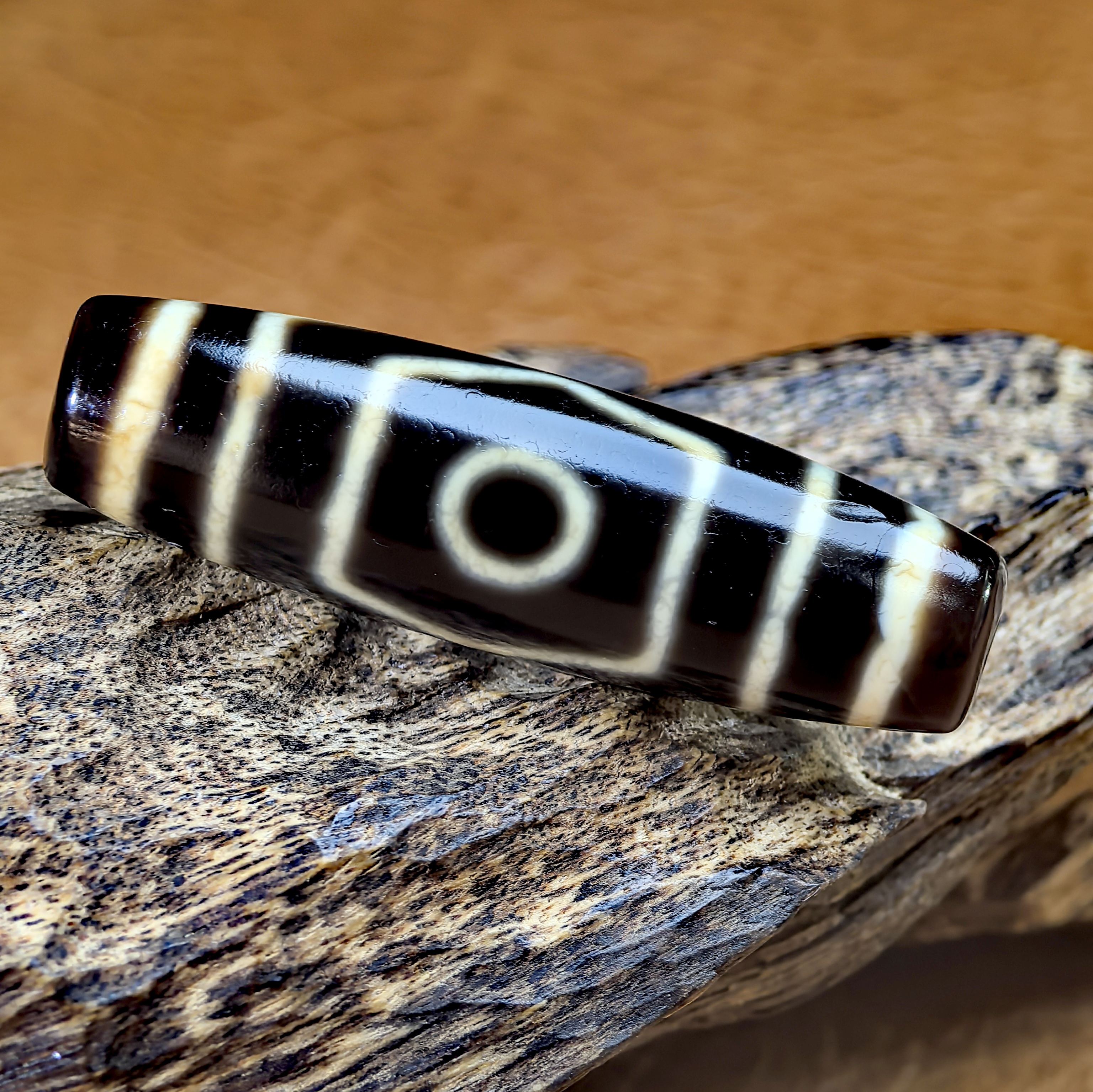 藏传至纯黑白牙黄虫系列宝盖莲花三眼天珠玛瑙锁骨链圆润饱满油糯