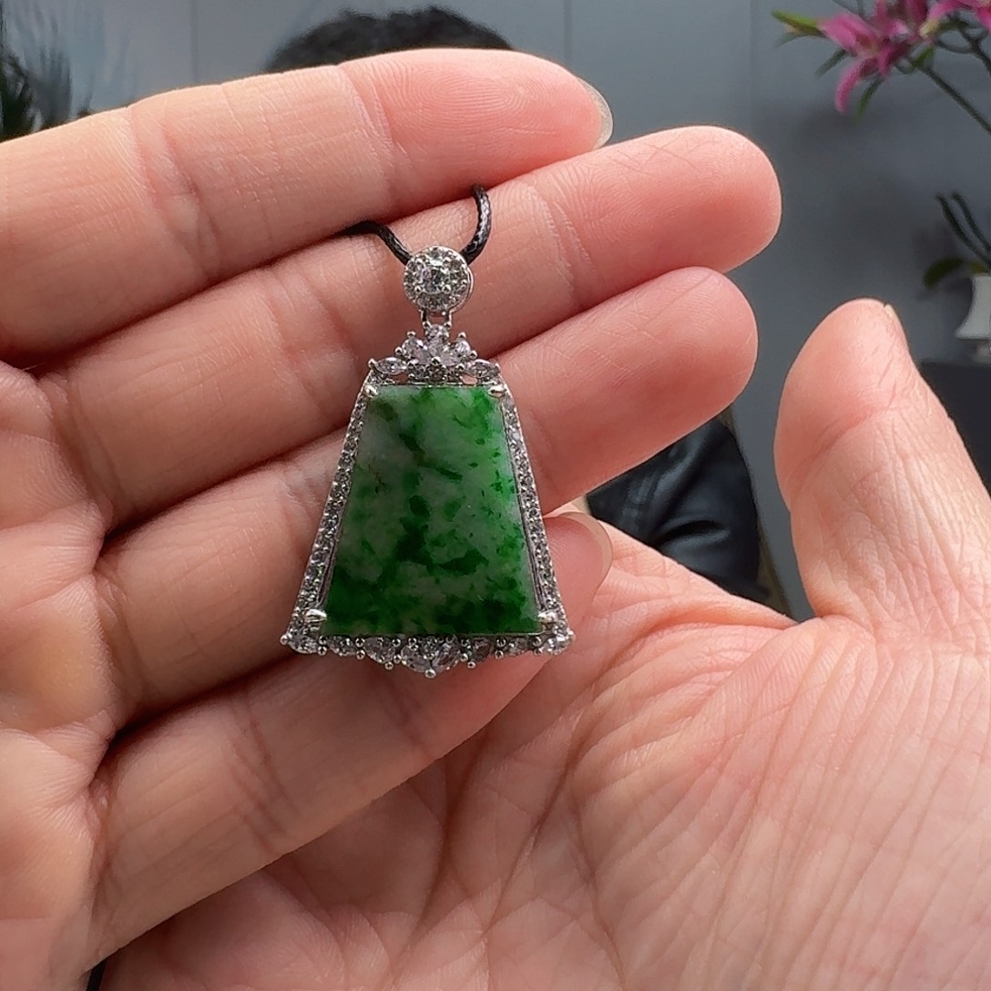 翡翠吊坠(赠链)银S925镶嵌天然