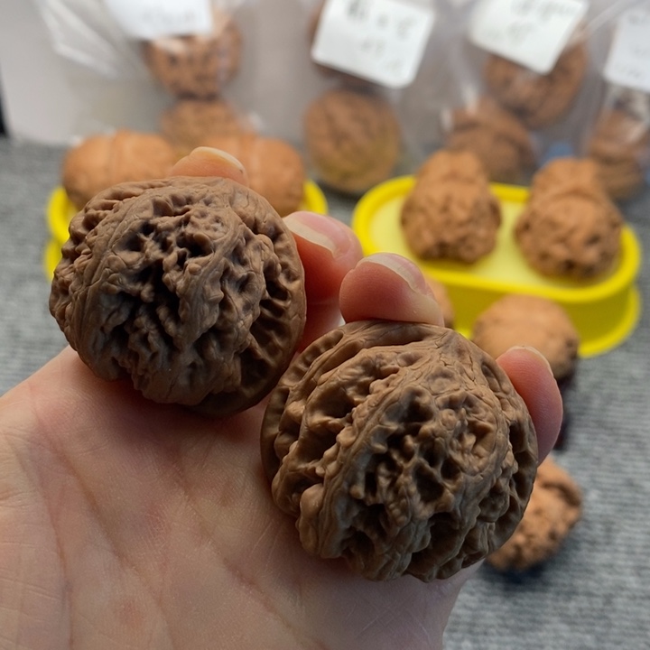 吊坠文玩核桃37粗筋