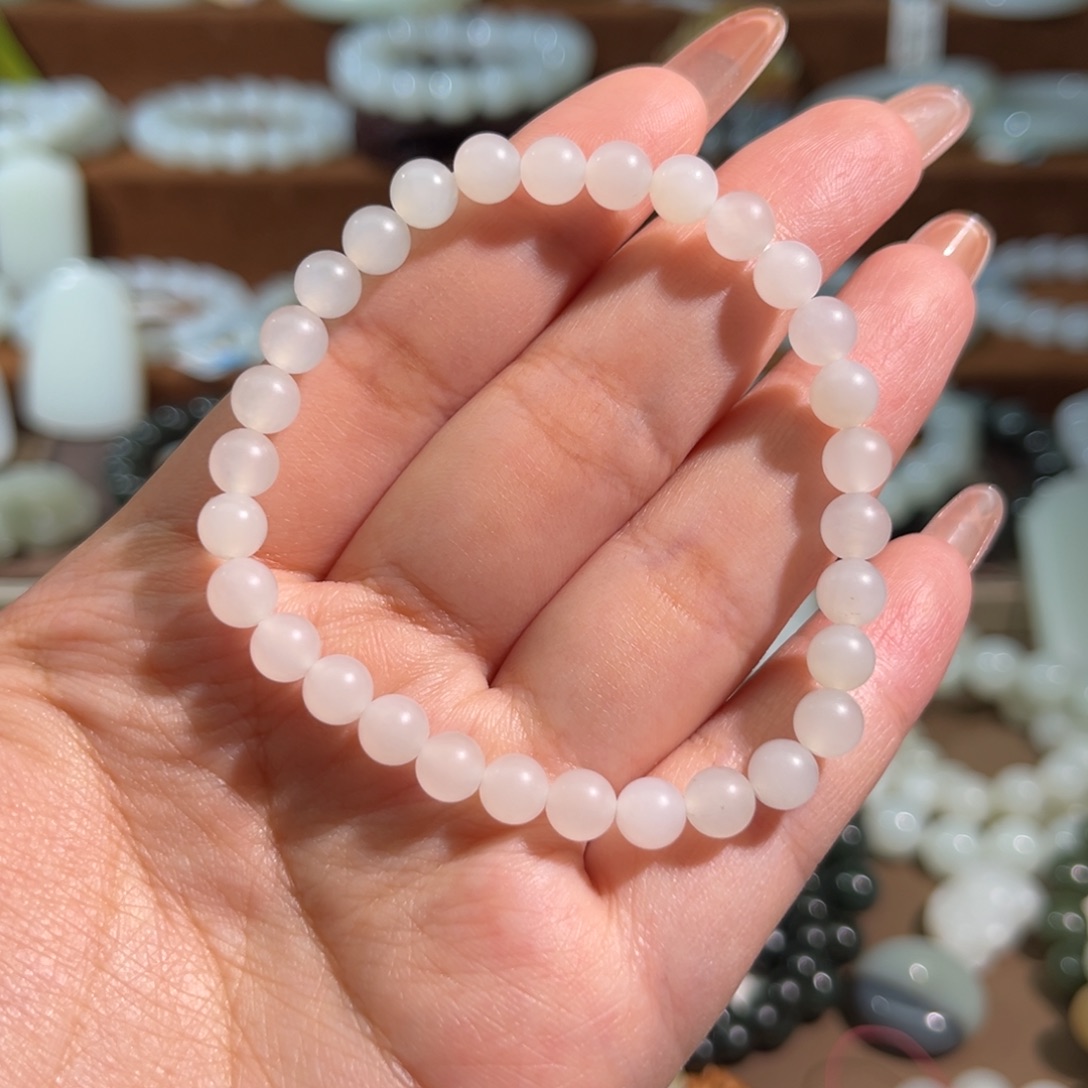 威***咪和田玉未镶嵌手链