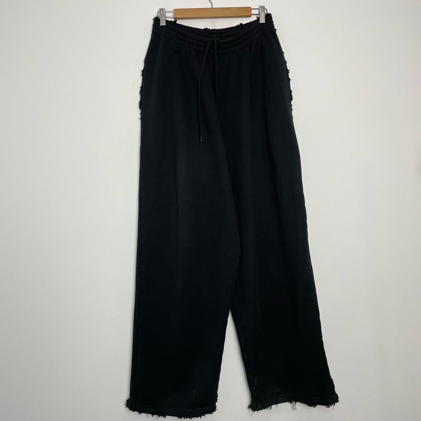 未使用 Balenciaga/巴黎世家 （vd）NAIL POLISH破坏运动裤0740