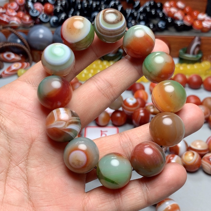 未镶嵌手链玛瑙/玉髓鱼*