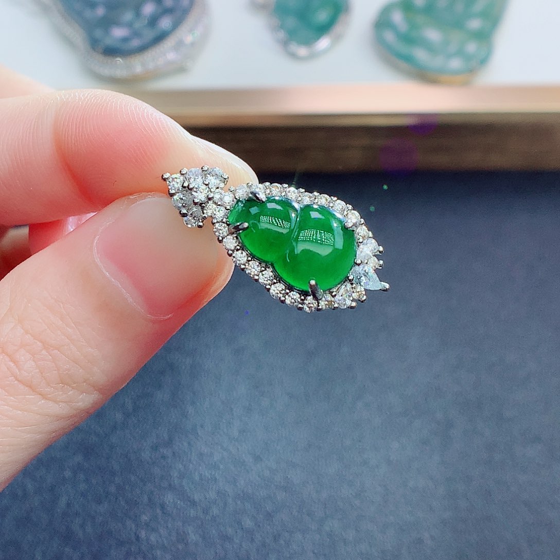 翡翠颈饰未镶嵌翡翠